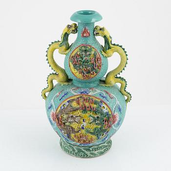 A Chinese porcelain vase, 20th Century.