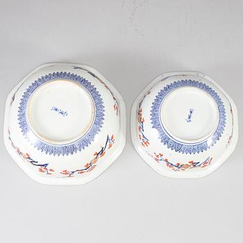 Two Japanese bowls, early 20th Century. Signed.