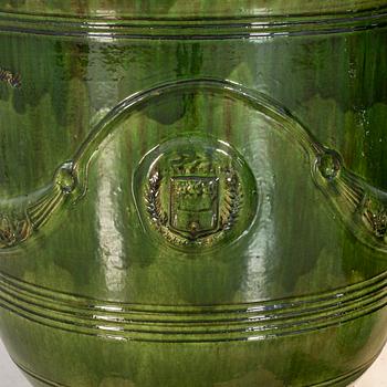 TRÄDGÅRDSURNOR ett par Poterie de la Madeleine Frankrike glaserat lergods 2012.