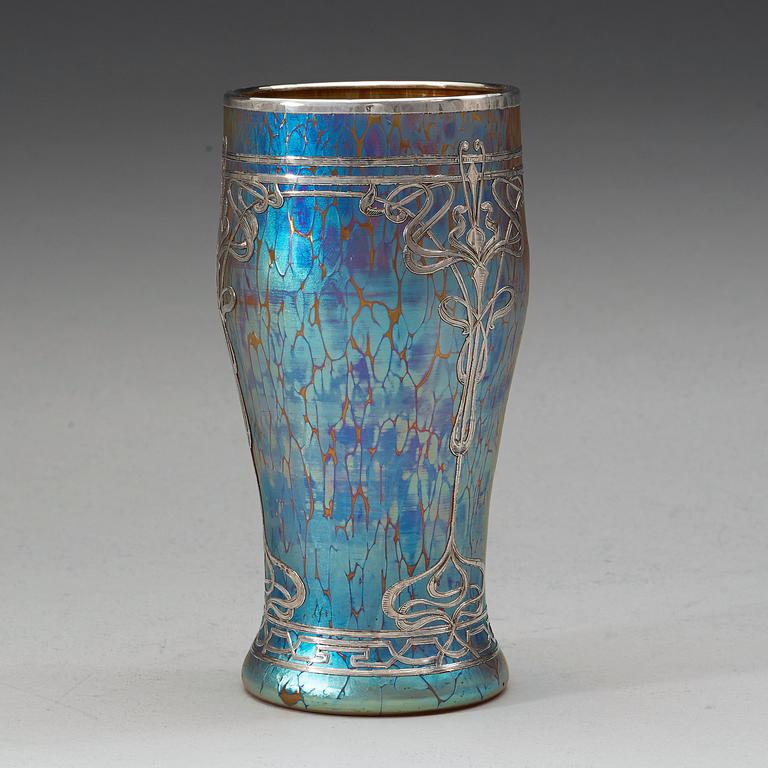 An Art Nouveau glass vase in the manner of Loetz, Austria, ca 1900.