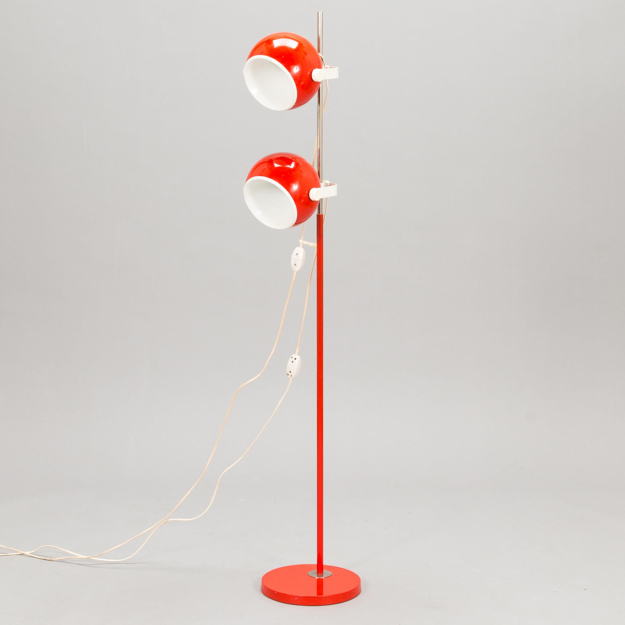 An interior set in red plastic from the 1970s, 7 parts.