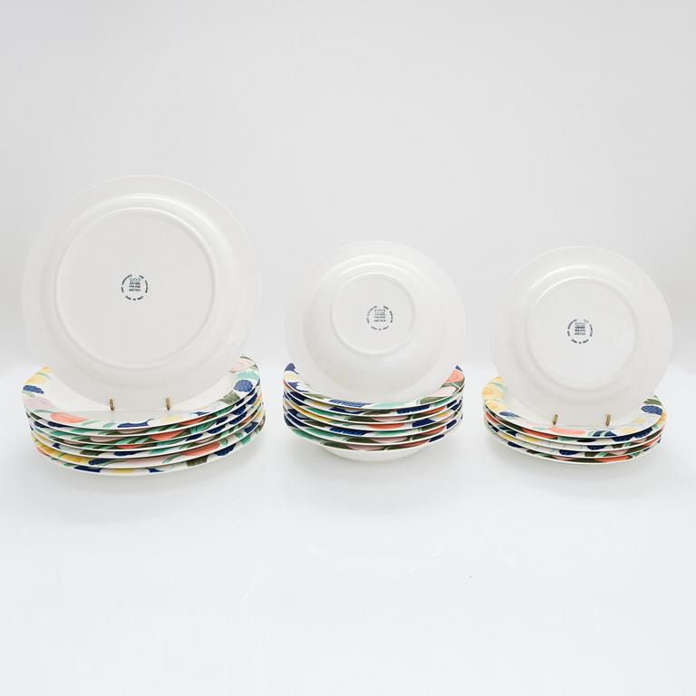 Inkeri Leivo and Dorrit von Fieandt, a 32-piece 'Arctica Poetica' porcelain tableware set, Arabia 1990s.