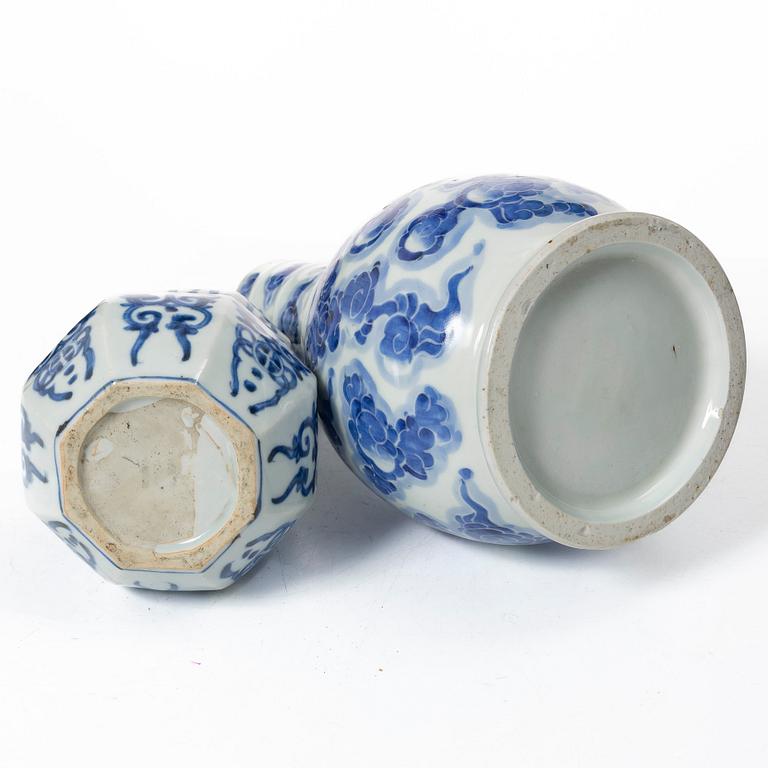 Two blue and white vases, possible for the islamic market, Qing dynasty, 18/19th century.