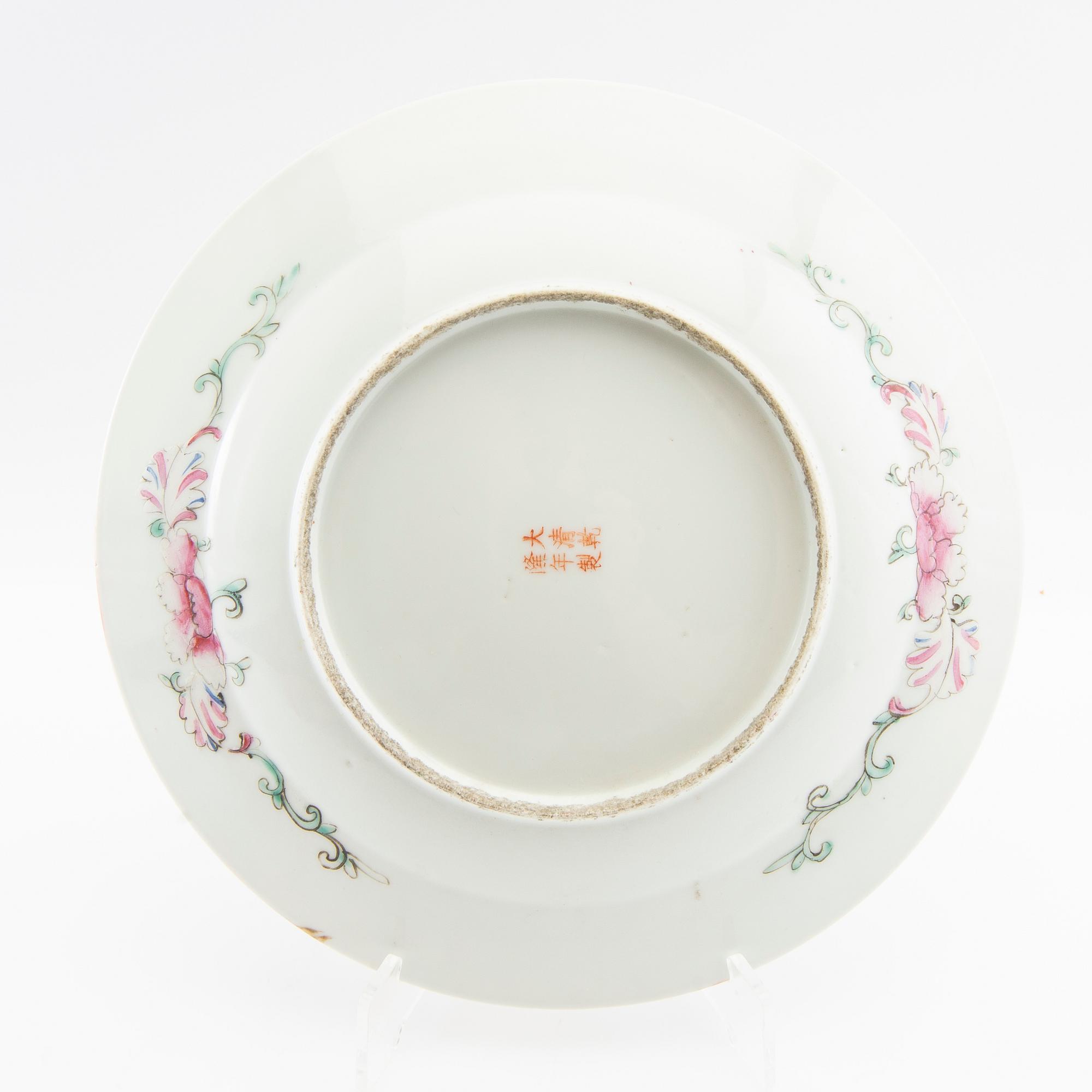 Plate and dish China around 1900 porcelain.