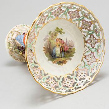 A Meissen footed chesnut basket, circa 1900.