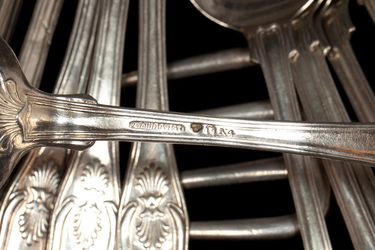 SKEDAR SAMT SKINKGAFFEL,  13+1 st, silver."Engelsk snäck". Bland annat Anders Lundqvist, 1844, Stockholm. Vikt ca 872g.