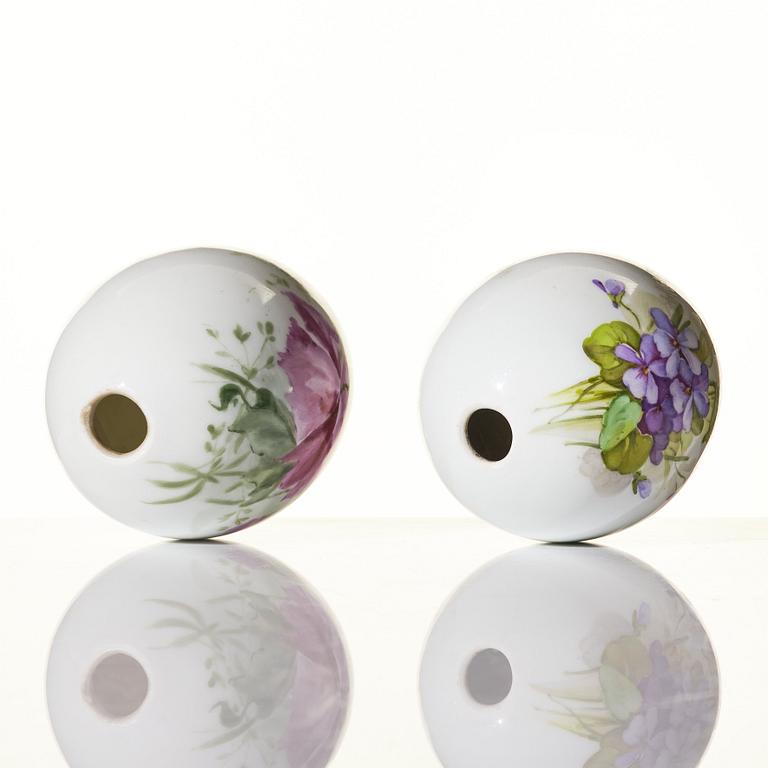 Two Russian porcelain Easter Eggs, circa 1890-1900, presumably Imperial porcelainmanufactory, St Petersburg.