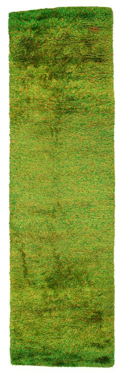 CARPETS. Knotted pile (rya). 509,5 x 142,5 cm. Embroidered signature at the back: UHRA SIMBERG-EHRSTRÖM,
