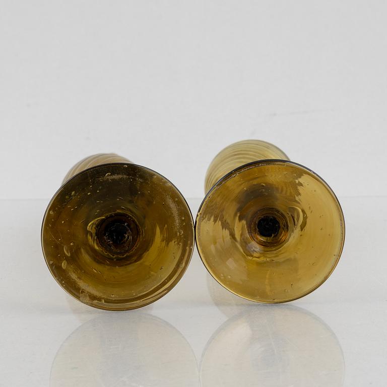A pair of glass vases, 19th century/first part of the 20th century.
