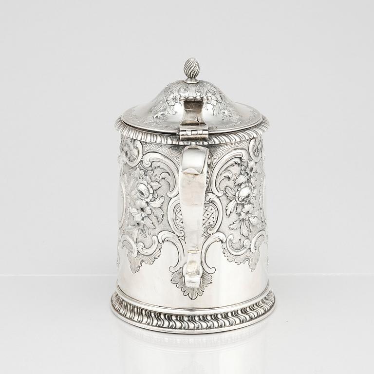 A Scottish silver jar, Edingburgh 1773, unidentified maker's mark.