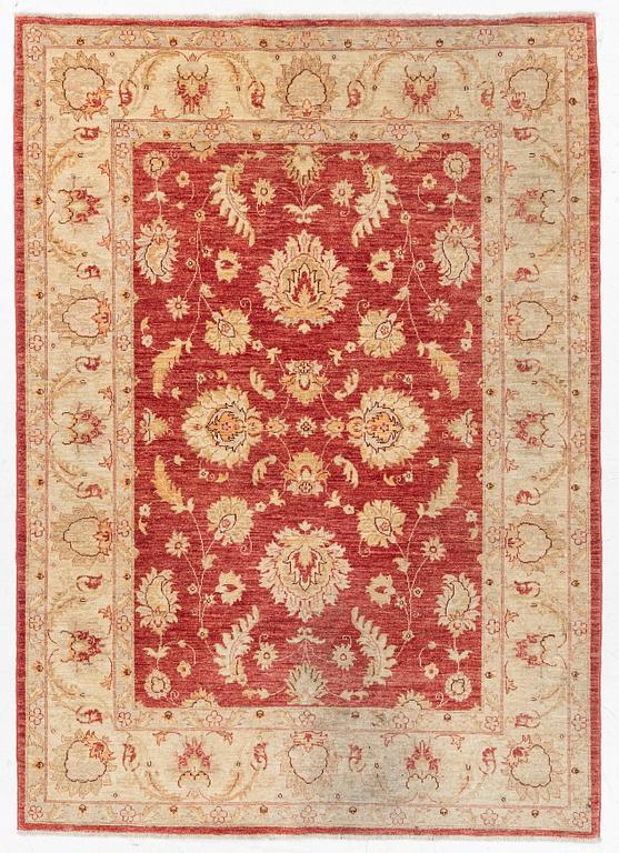An Ushak carpet, c. 238 x 170 cm.