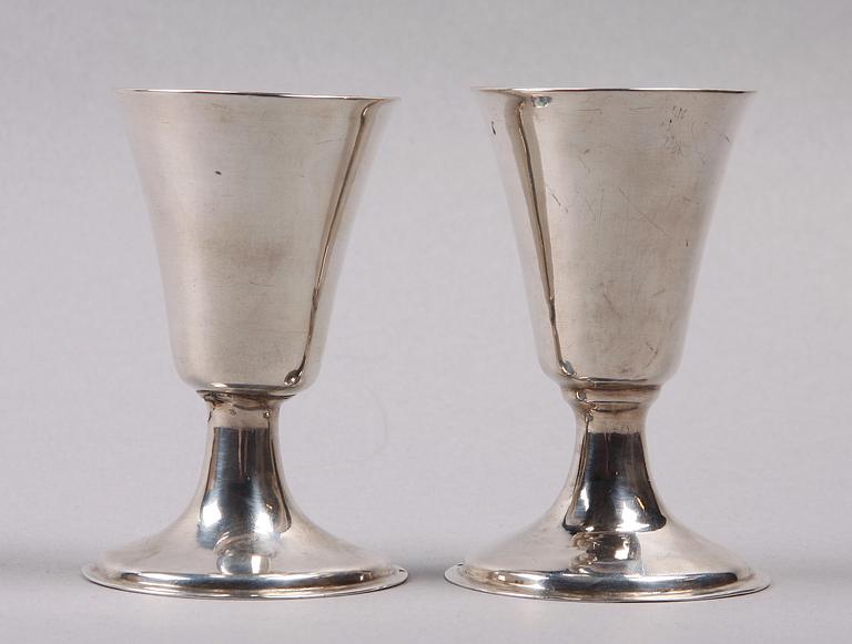 SUPKALKAR, ett par, silver, troligen C. Lundahl, Skara, verksam 1796-1818.