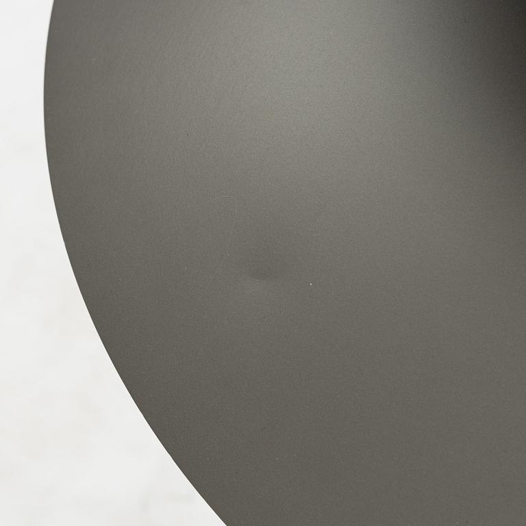 Poul Henningsen, "PH-Lampa", Louis Poulsen, Danmark.