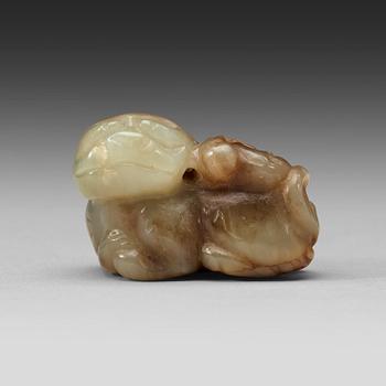 135. FABELDJUR, jade, troligen Qingdynastin (1644-1912).