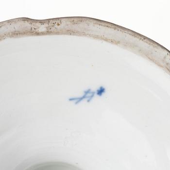 Ljusstakar, ett par, porslin. Meissen, Marcolinis period, omkring år 1800.