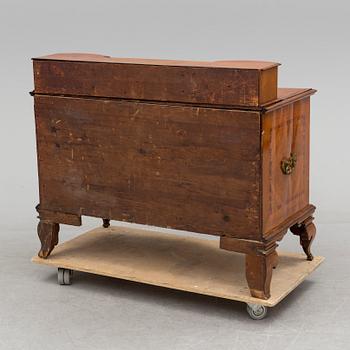 An 18th century chest of drawers.