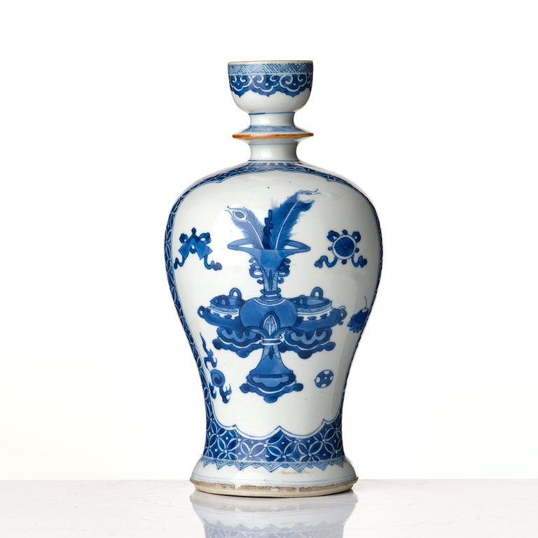 Vas, porslin. Qingdynastin, Kangxi (1662-1722).