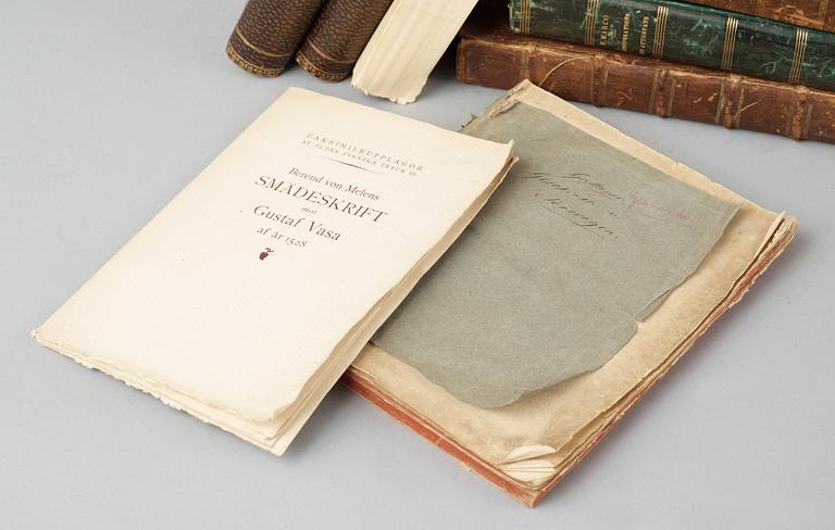 BOKPARTI OM HISTORIA, 27 vol, bla "Utkast till Helsinglands och Helsinge...Regemente.." av CP. Ström, Stockholm 1828.