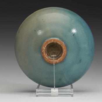 A jun-glazed bowl, Song-Yuan dynasty (960-1368).