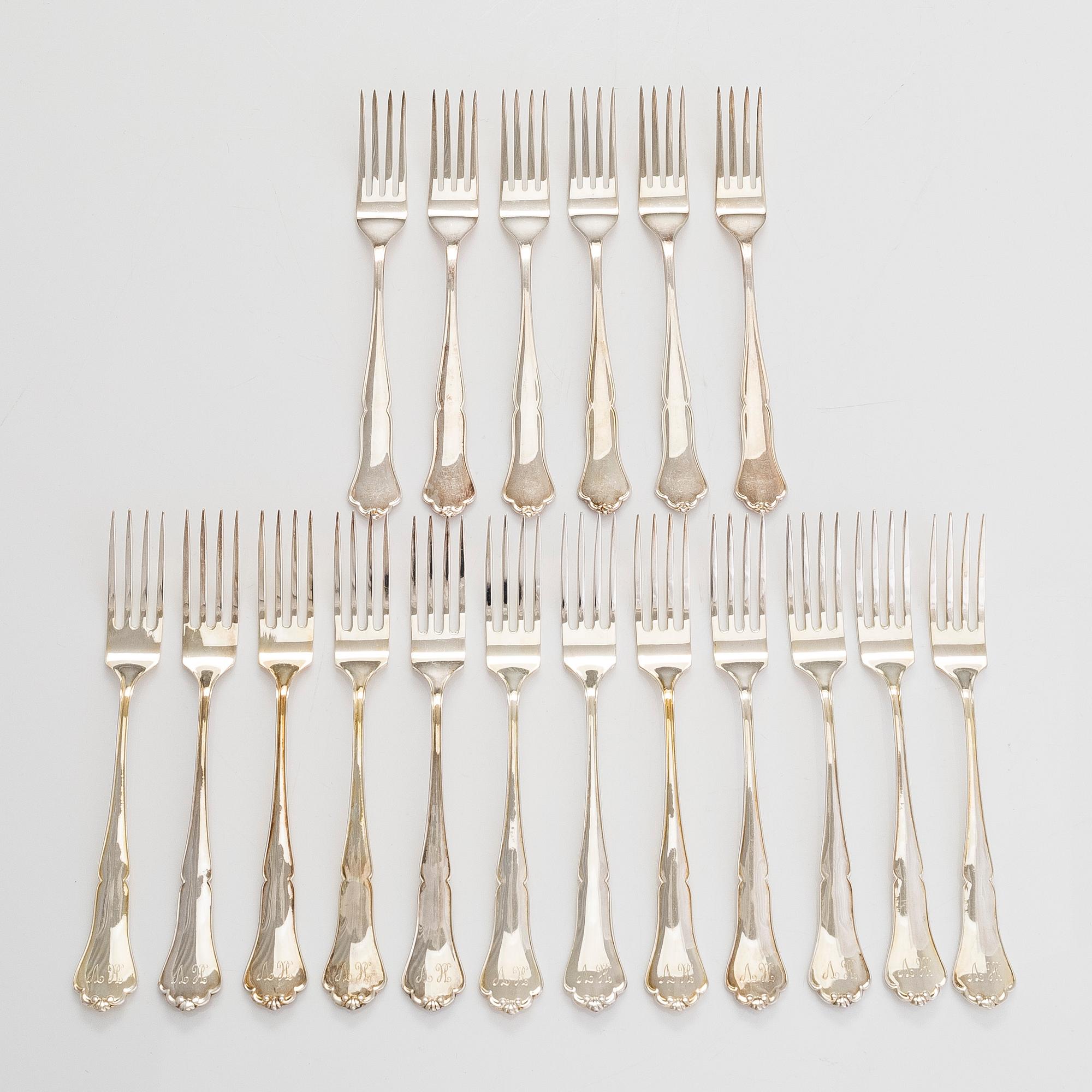 Bestickuppsättning, 88 delar, silver, "Chippendale", finska stämplar samt finska importstämplar 1963-1991.