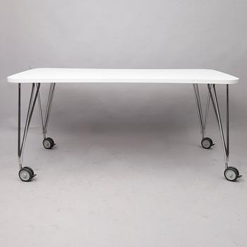 SKRIVBORD, "Max", Ferruccio Laviani, Kartell.