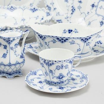 59 pieces of "Musselmalet" porcelain tableware, Royal Copenhagen, 20th century.