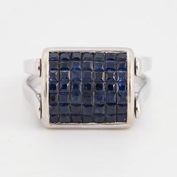 White gold, diamonds and sapphire ring.