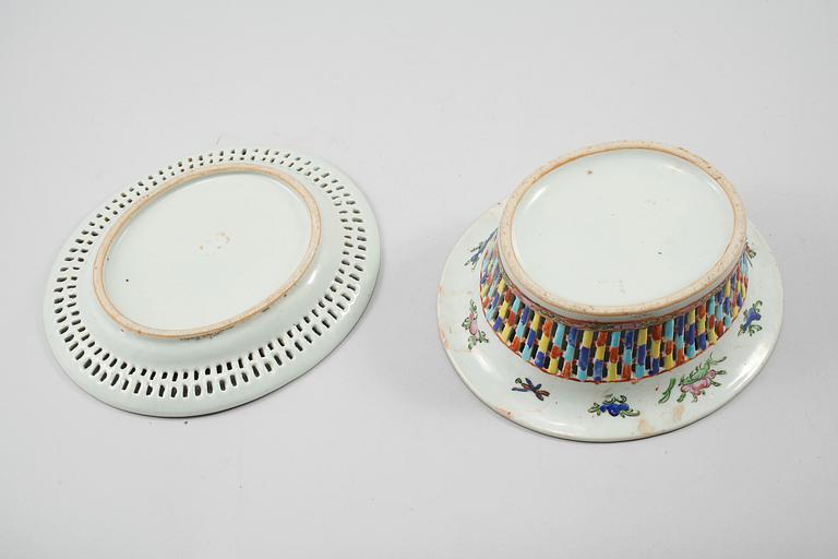 GALLERSKÅL samt FAT, porslin, Kina, 1900-tal.