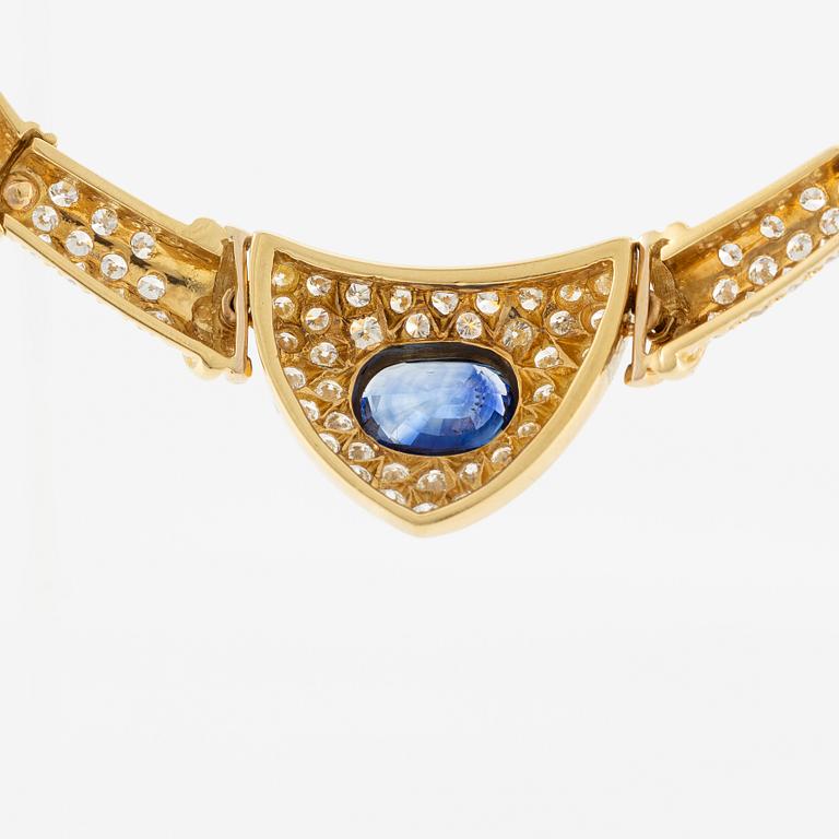 Collier 18K guld med safir och briljantslipade diamanter.