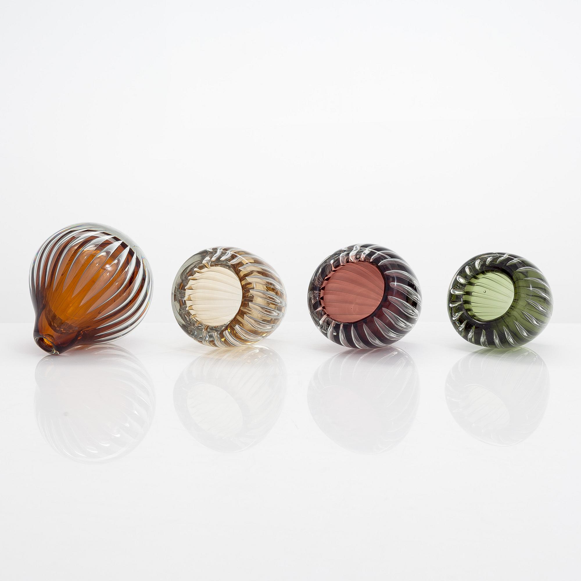 Kaj Franck, konstglas, 4 st, "Kaisla", signerade K. Franck, Nuutajärvi Notsjö, 1950-tal.