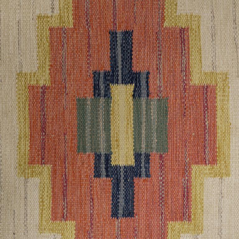 A carpet, flat weave, ca 239-241 x 166,5-168 cm, signed GK. Sweden around 1960.