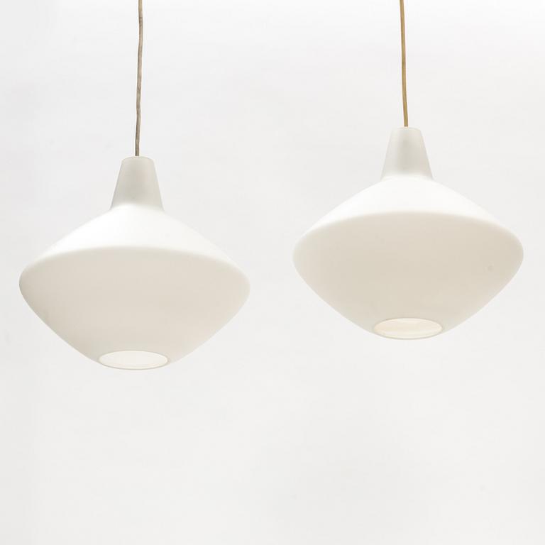 Lisa Johansson-Pape, taklampor, ett par, 'Onion-Lamp' / "Kantiga löken", Iittala, Asea, 1950-tal.