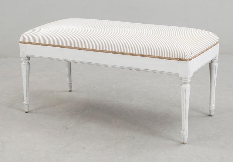BÄNK. Gustaviansk stil. 1800/1900-tal.