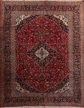 An old Isfahan carpet ca 402 x 296 cm.