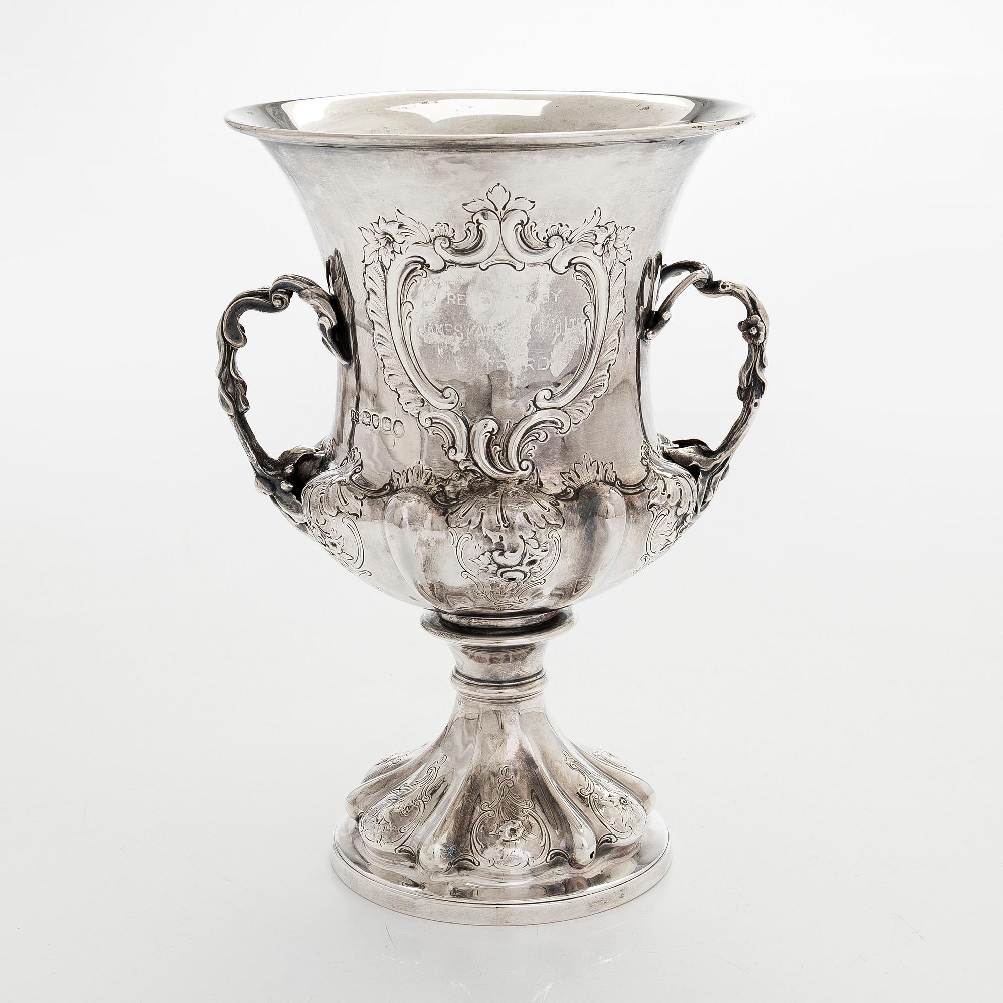 A Victorian sterling silver cup, maker's mark of Benjamin Smith III, London 1838.
