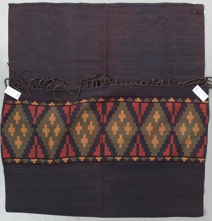 VÄGGVÄVNAD. Ull, 1900-talets första hälft, 231 x 130.