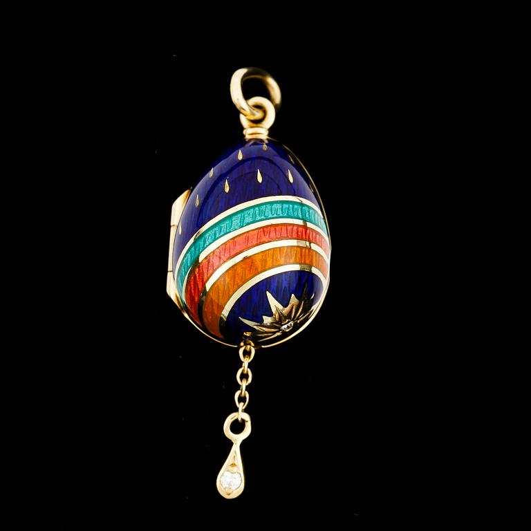 HÄNGE, 18k guld med emalj och två små briljantslipade diamanter, Fabergé, nr 58/300.
