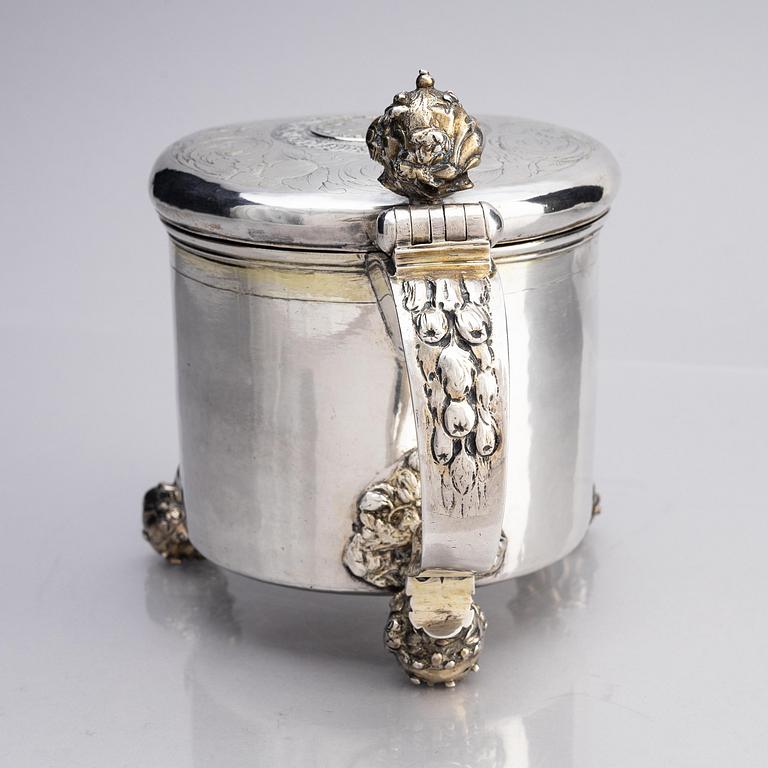 A Swedish 17th century Baroque parcel-gilt silver tankard, mark of Friedrich Richter, Stockholm (active 1668-1700).