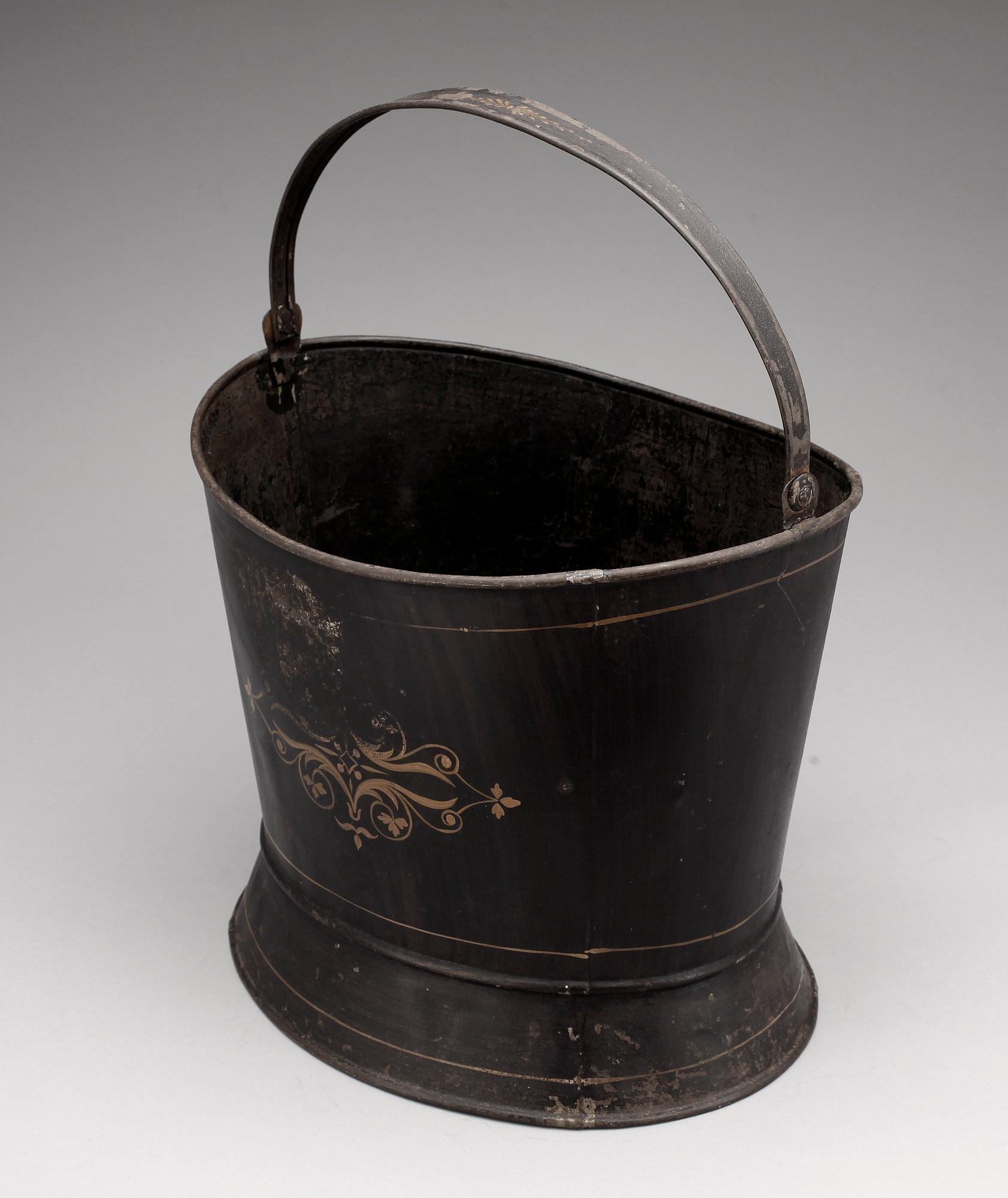 HINK, bemålad plåt, empire, 1800-talets första hälft.