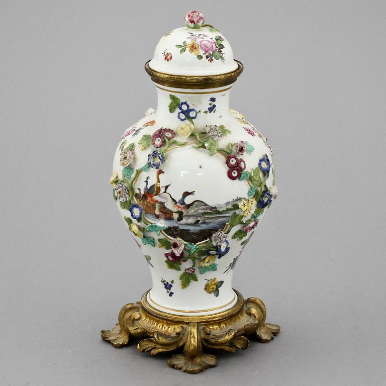 LOCKURNA, porslin, Meissen, 1900-tal.