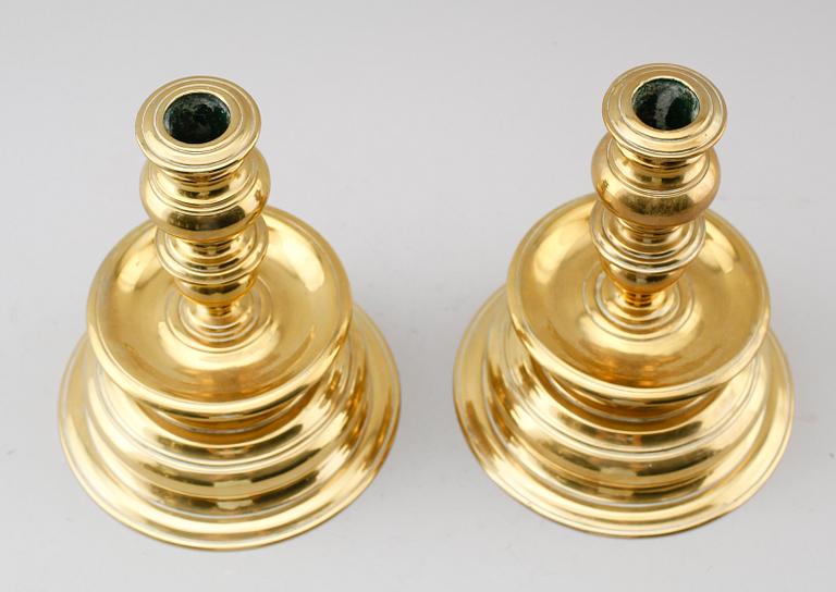 LJUSSTAKAR, 1 par, mässing, barockstil, 1900-tal.