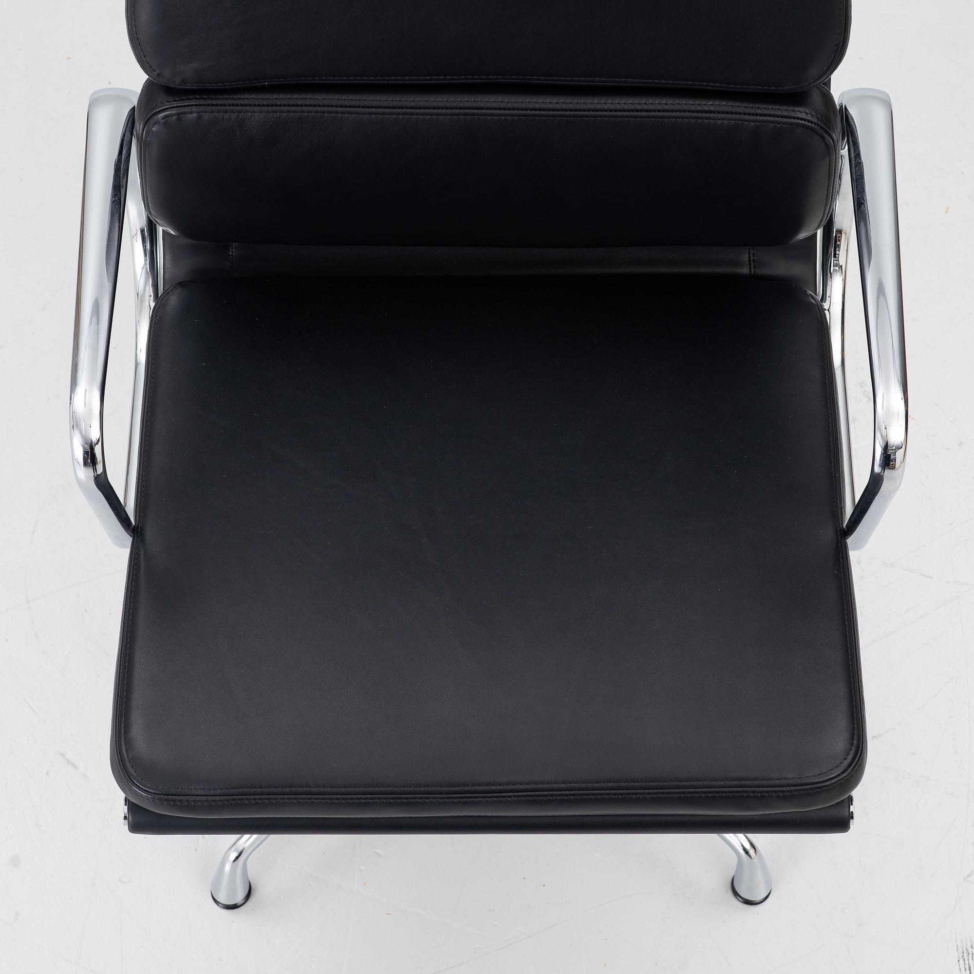 Charles & Ray Eames, Office chair, “EA208 Soft Pad Chair”, Vitra.