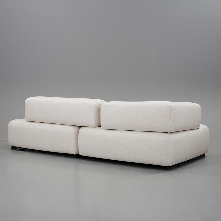 SOFFA, 2 delar, "Alphabet", Piero Lissoni för Fritz Hansen. Inköpt 2013/2014.