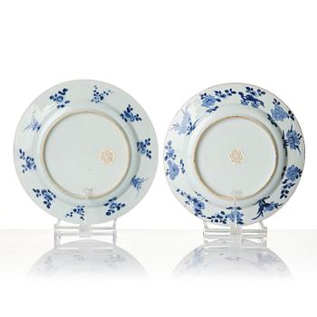 A set of six blue and white dishes, Qing dynasty, Kangxi (1662-1722).