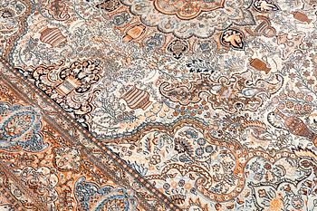 Matta, silke, Kashmir, ca 372 x 270 cm.