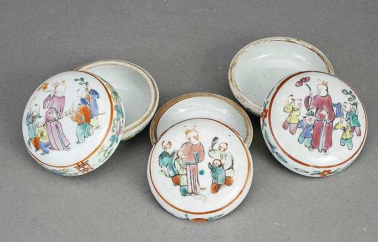 ASKAR MED LOCK, 3 st, porslin, Kina, 1800-tal.