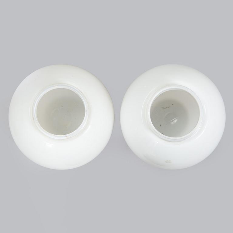 Paavo Tynell, seinä- / ulkovalaisinpari, malli 7308, Taito / Idman, 1930-luku.