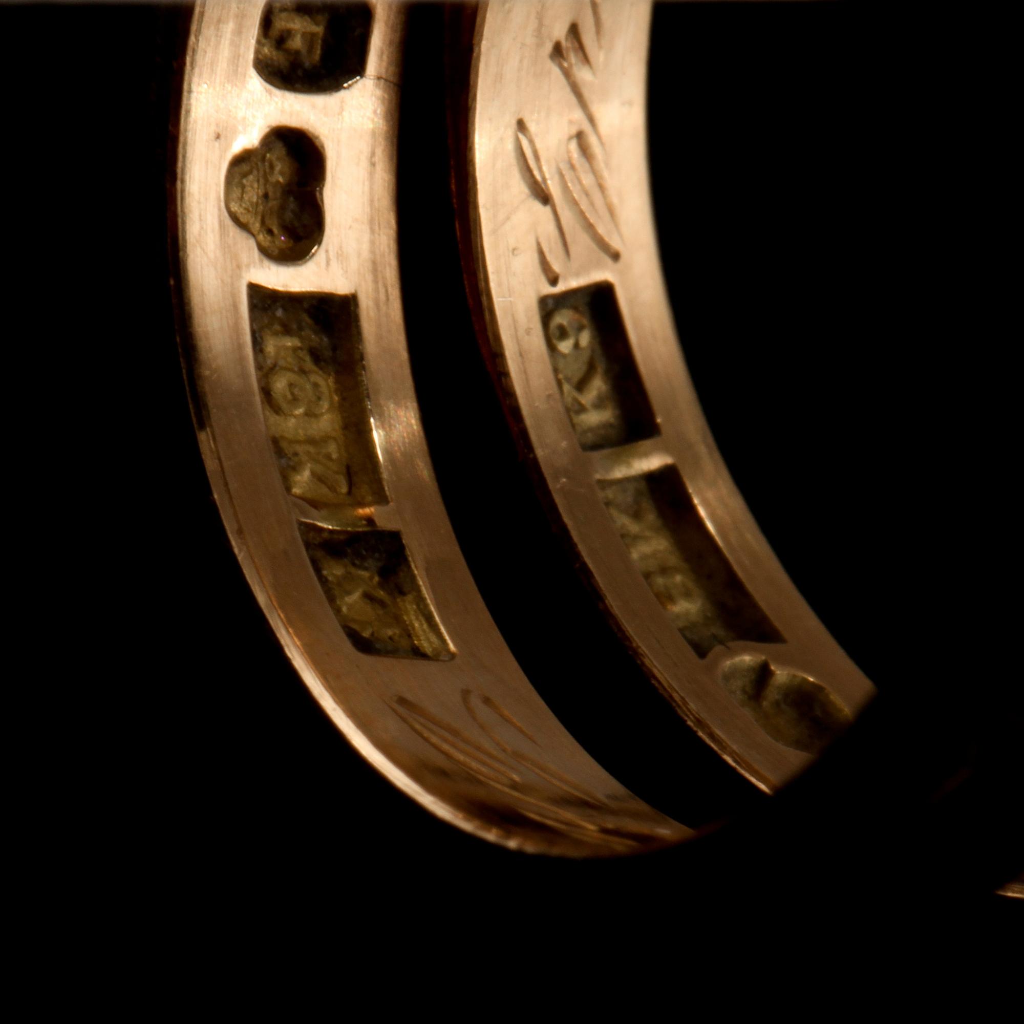 RINGAR, 2 st, 18k guld, D Ekström, Falköping, 1961. Vikt 10 g.