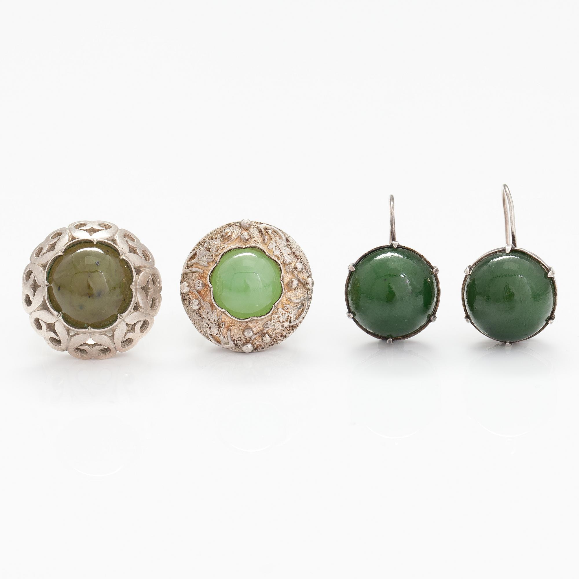 RINGAR, 2 st, och ÖRHÄNGEN, silver, jade. Ryska stämplar.