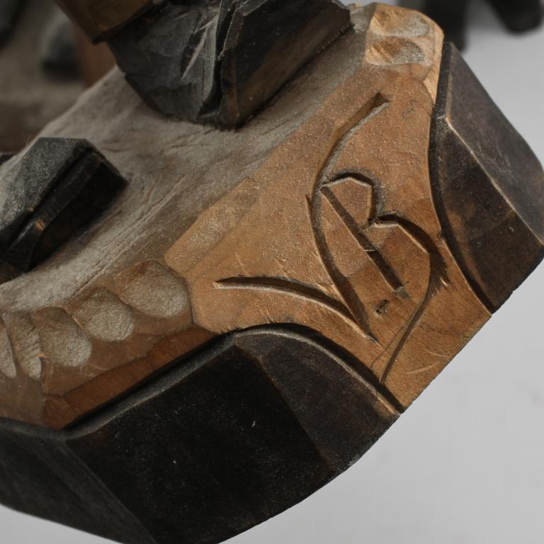 TRÄFIGURER, 4 st, mestadels signerade, 1900-tal.